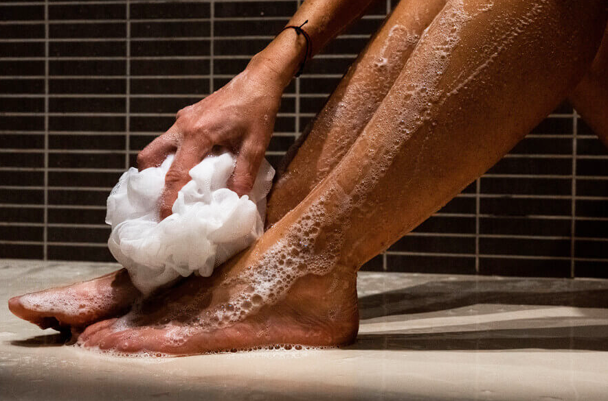 Cuidado com os pés em casa: o que fazer e não fazer